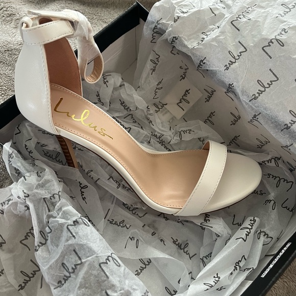 SOLD✅Lulus Elsi stacked stiletto - Picture 5 of 7